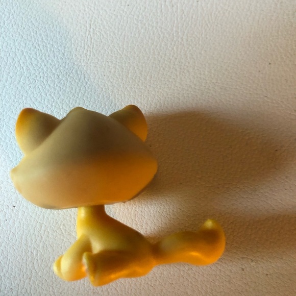 Littlest Pet Shop Yellow Cat Tabby 94 with Green Eyes Authentic Lps 2004 - Picture 3 of 5